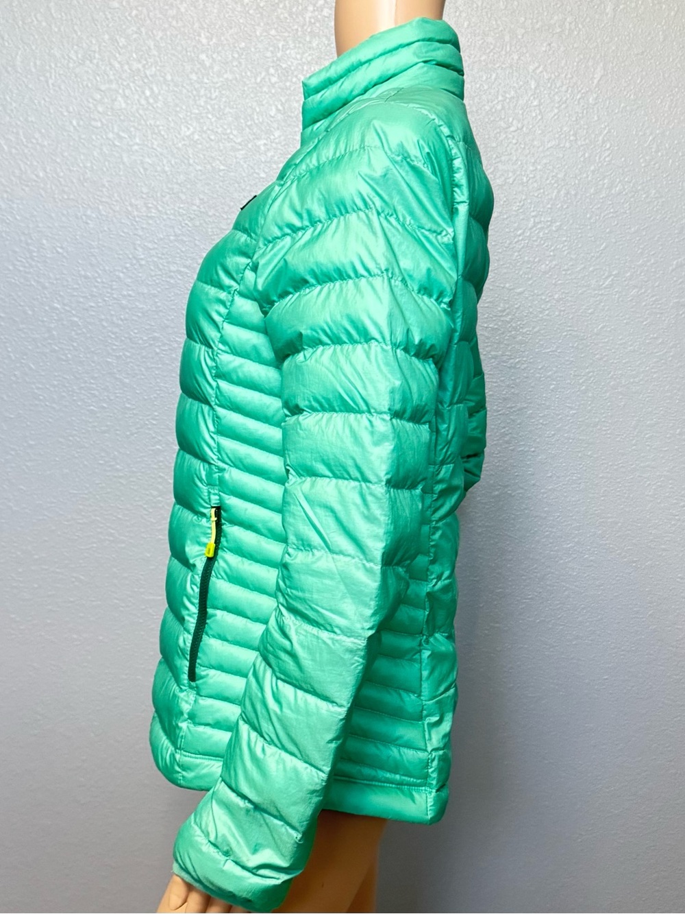 Patagonia Women's Goose Down Puffer Jacket Size S in Aqua Stone (Green) - Picture 6 of 10